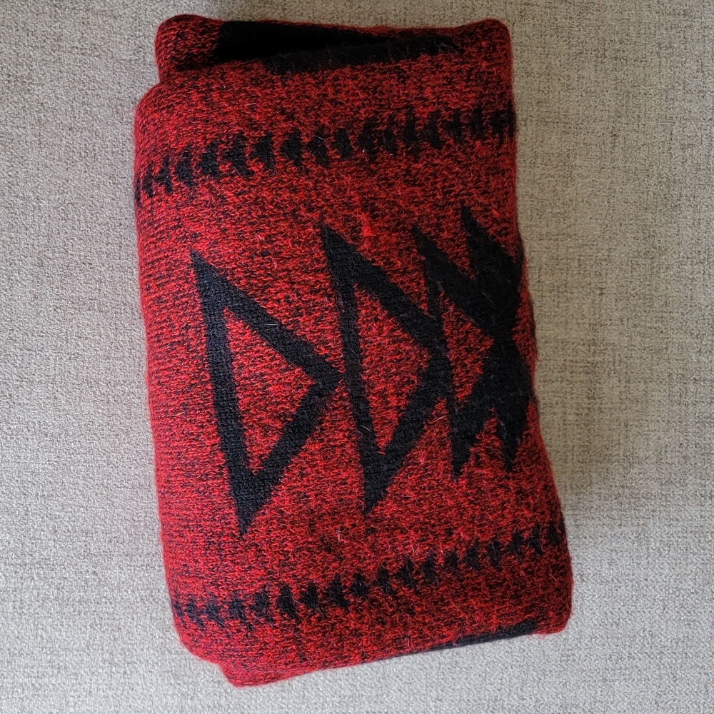 Express Sweater - Picture 5 of 5